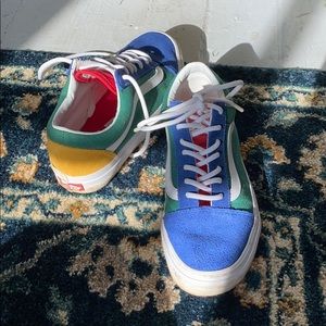 VINTAGE LOOKING VANS-MultiColor